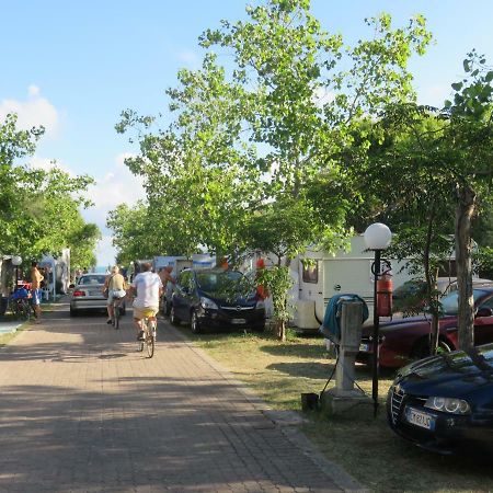 Centro Turistico La Perla Del Gargano Hotel Foce Varano Buitenkant foto