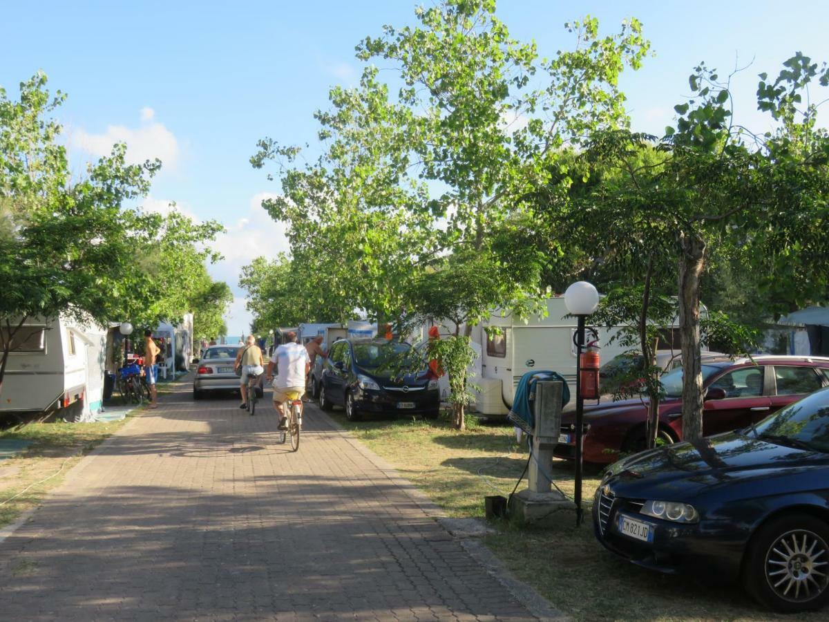 Centro Turistico La Perla Del Gargano Hotel Foce Varano Buitenkant foto