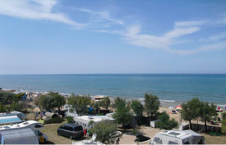 Centro Turistico La Perla Del Gargano Hotel Foce Varano Buitenkant foto
