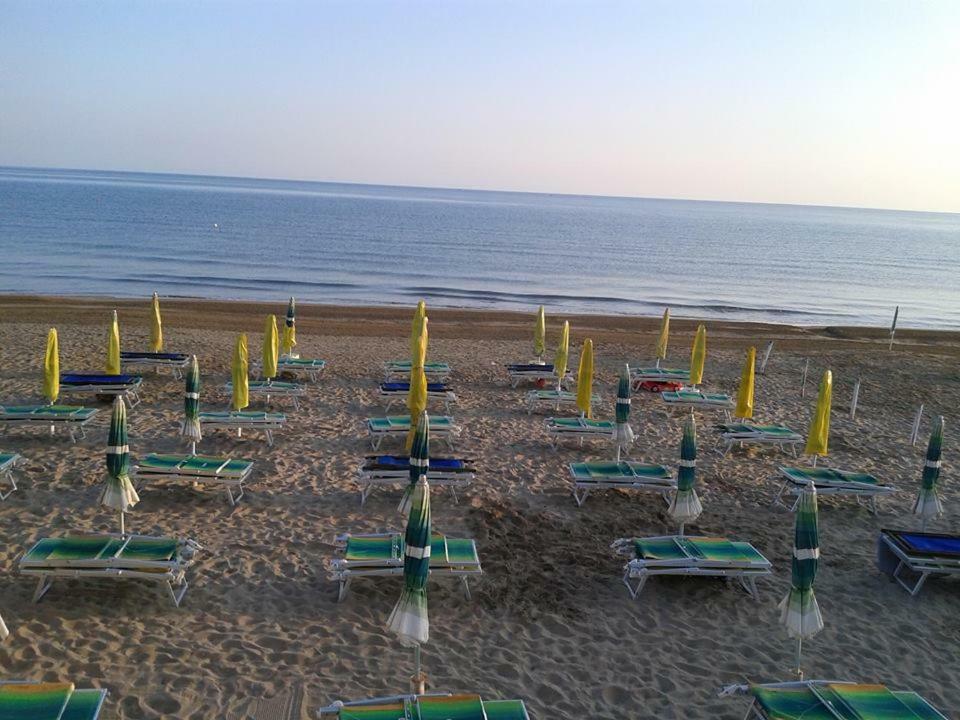Centro Turistico La Perla Del Gargano Hotel Foce Varano Buitenkant foto